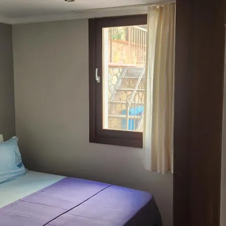 شقة فندقية Stone House 4*