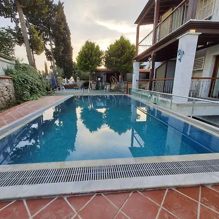 Bodrum Stone House Pansiyon Aparthotel 4*