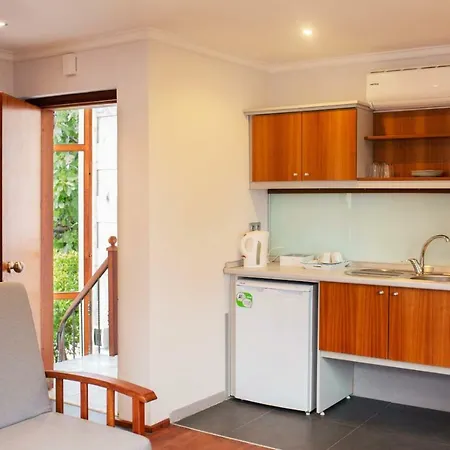 Hotel apartamentowy Stone House