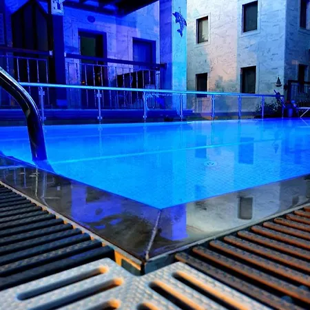 Stone House Aparthotel 4*